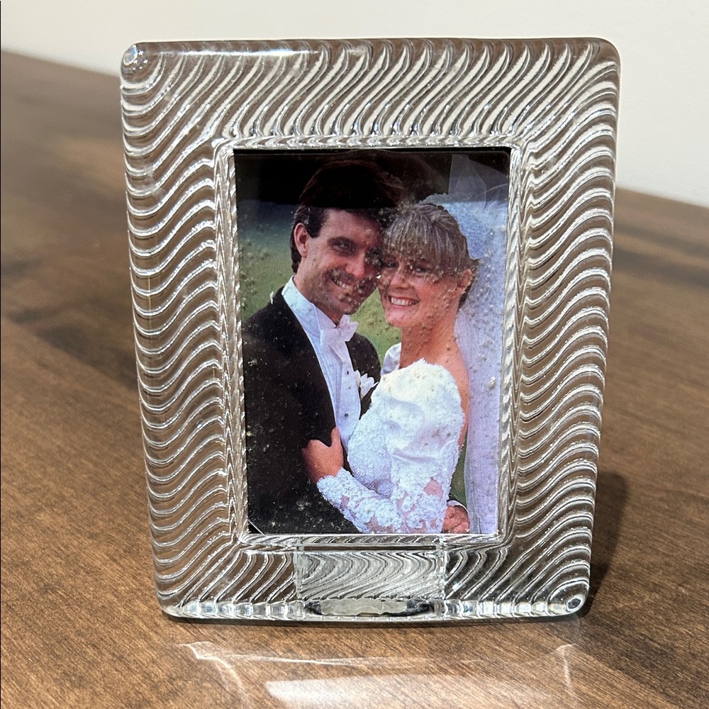 Mikasa Elegant Photo Frame 5 x 4 with an opening for a 3-1/2 x 2-1/2” photo